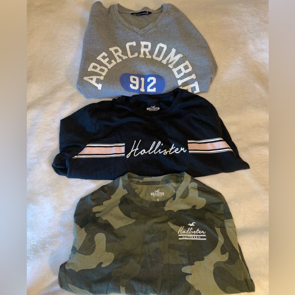 Women’s 2Hollister crop long sleeve and 1 Abercrombie waffle long sleeve size S